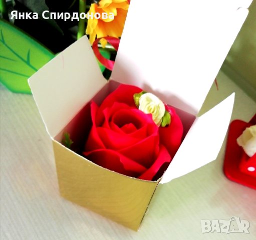 Вечна роза в подаръчна кутия, снимка 3 - Романтични подаръци - 43939896