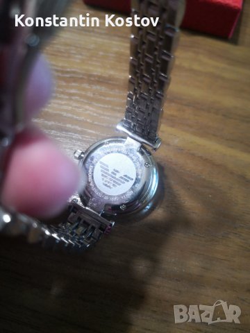 Оригинален дамски часовник Emporio/Armani, снимка 2 - Луксозни - 37526720