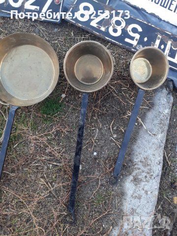 Лот бронзови тигани за стена