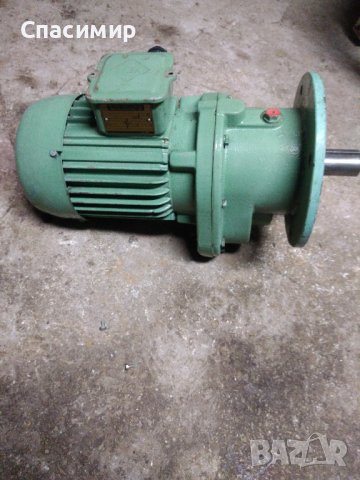 Моторедуктор фланцови 0,18kw на 670 об изхо обор 42