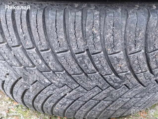 Зимни гуми Pirelli 225/50/18, снимка 5 - Гуми и джанти - 48490679