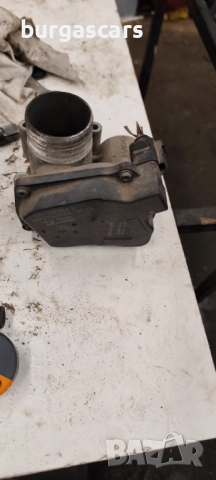 Дроселова клапа 03D 133 062 E Skoda Fabia II 1.2- 120лв, снимка 2 - Части - 51941425