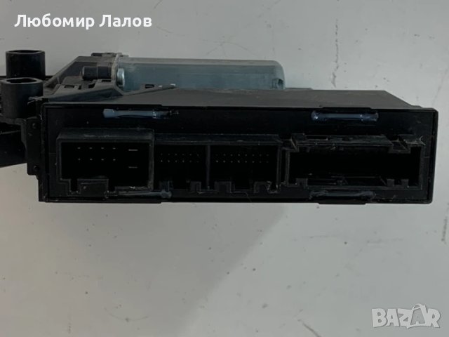 Стъклоповдигач моторче задно ляво стъкло Vw Touareg (02-06)г. 7L0959795, снимка 4 - Части - 50752736