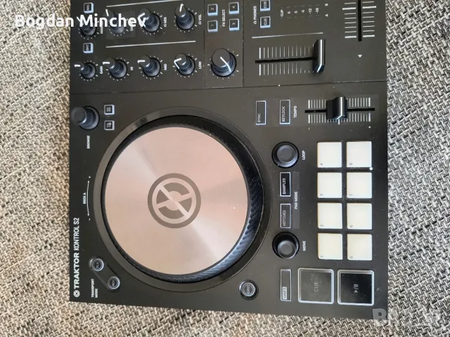 Traktor s2 Mk3 Dj конзола в Отлично състояние , снимка 3 - Ресийвъри, усилватели, смесителни пултове - 49044072