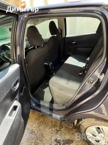 Toyota Yaris CVT Euro5 Luna 2012г, снимка 7 - Автомобили и джипове - 50024810