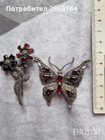 Две стари сребърни брошки