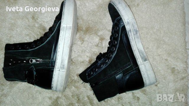 Дамски кецове естествен велур 