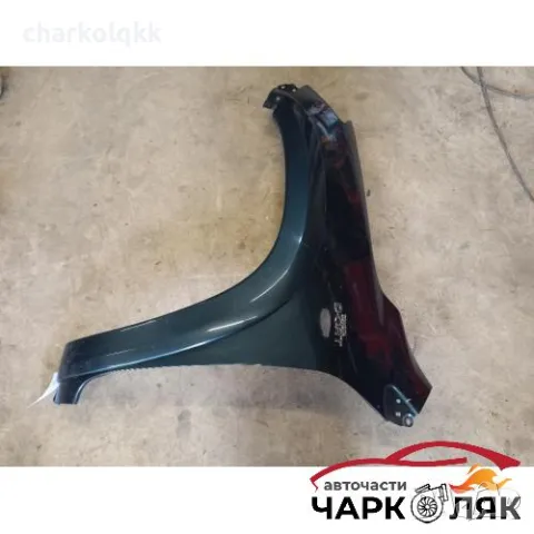 Калник ляв Тойота Рав4 2.2дкат (тъмно зелен металик)