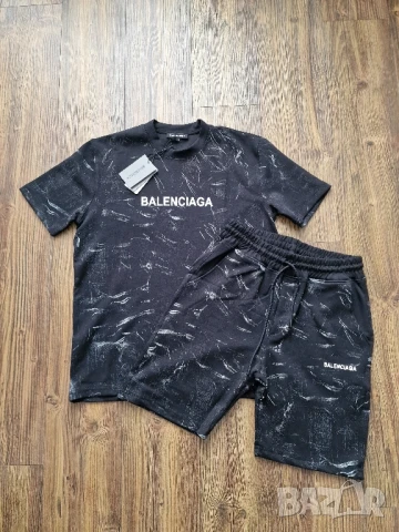 Мъжка екип къси панталони и тениска BALENCIAGA Размери М, L , XL , 2XL 
