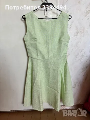 Къса елегантна рокля в цвят мента