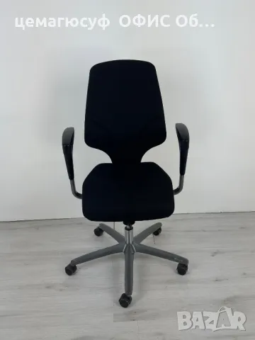 Giroflex G64 е класически офис стол, който се отличава с висока ергономичност и комфорт. , снимка 2 - Столове - 49685660