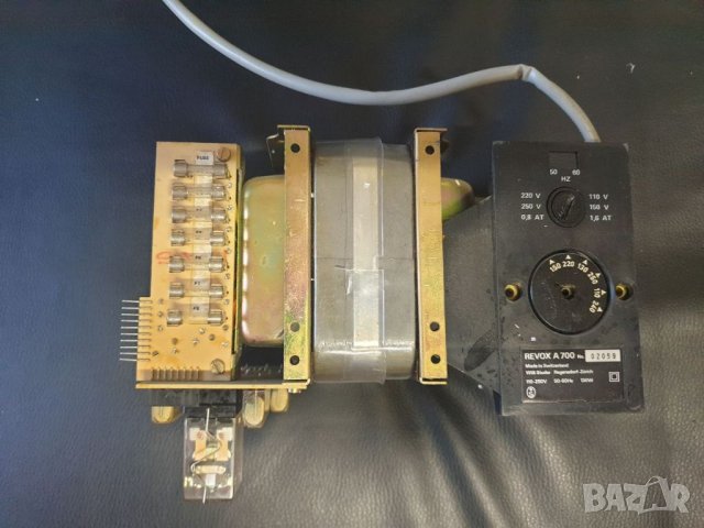 Захранващ траф за ролков магнетофон Revox A700 със захранващата платка. Мултиволтидж.