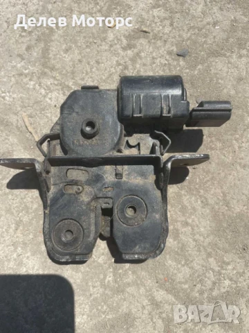 Брава 905039428R за заден капак за Renault Captur 1.5 DCI, 5sp, 90ph.,engine K9KE628, R2R01, 2018г.