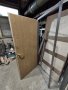 Метална входна врата с каса от Панелен апартамент - лява 85,5/194,5см, снимка 1 - Дограми - 39521260