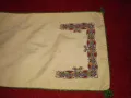 Ръчно изработена  покривка с подплата традиционна Българска  ръчни бродерия, снимка 3
