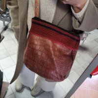 FERRO MODA естествена кожа чанта,красив десен,дълга дръжка, снимка 2 - Чанти - 38985776
