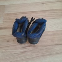 Продавам детски зимни обувки , снимка 1 - Детски боти и ботуши - 43807168