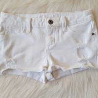 Бели дънкови панталони размер С, снимка 6 - Къси панталони и бермуди - 26311846