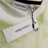 Тениска Calvin Klein , снимка 2 - Тениски - 44885246