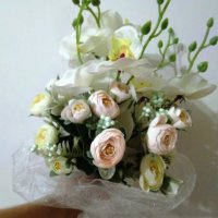 Сватбен букет с орхидеи и  божури, снимка 1 - Сватбени аксесоари - 35604838