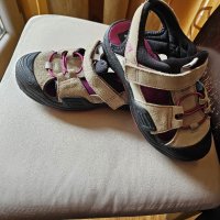 Adidas детски сандалки 35 1/2, снимка 2 - Детски сандали и чехли - 40365189