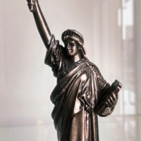 Сувенир от Ню Йорк , Статуята на Свободата . , снимка 8 - Антикварни и старинни предмети - 44843995