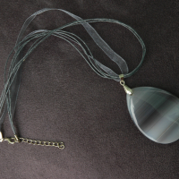 Колие с висулка от естествен камък ахат, ново, собствен модел, снимка 2 - Колиета, медальони, синджири - 44900937