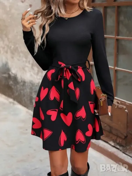 Кокетна рокля в черно, на сърца, снимка 1