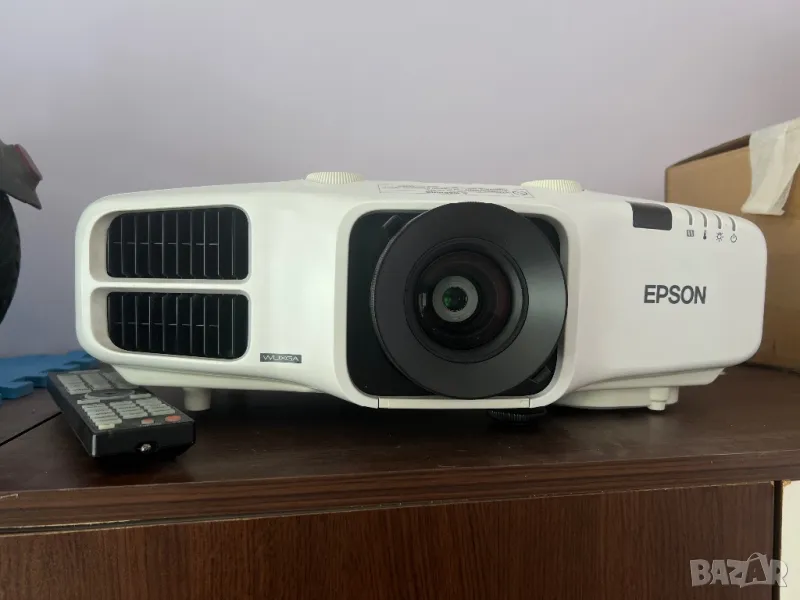 Проектор Epson eb 4950wu, снимка 1