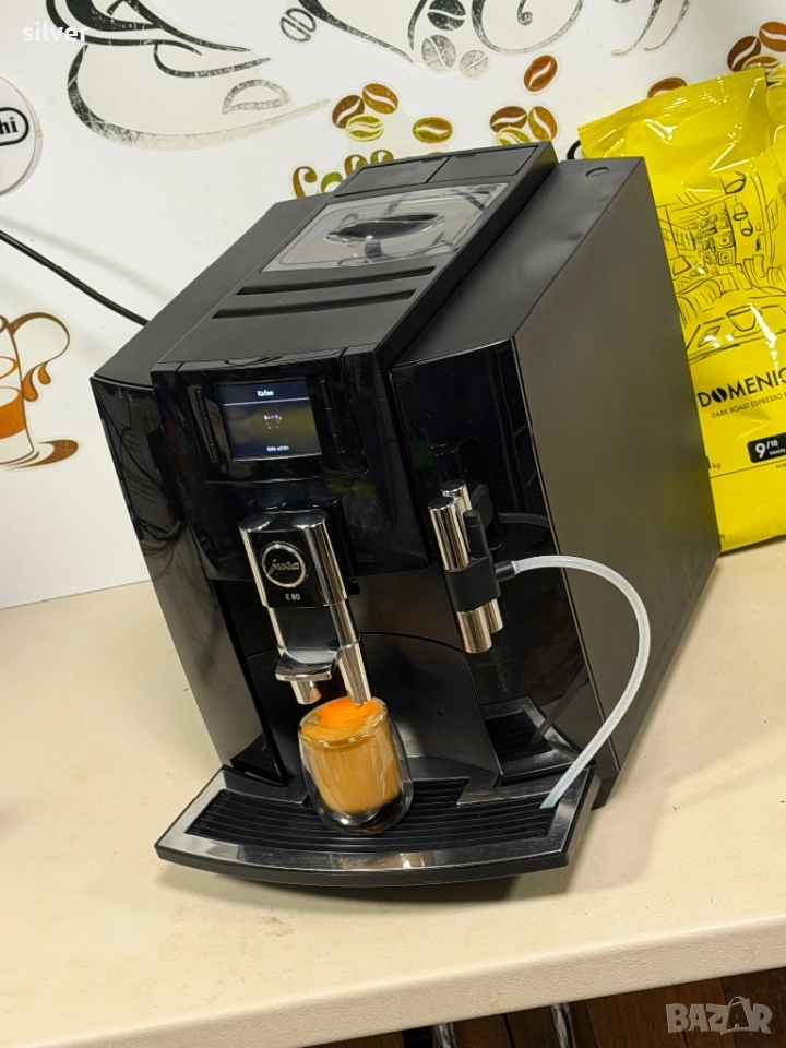 Кафемашина кафе автомат JURA E8 с гаранция, снимка 1
