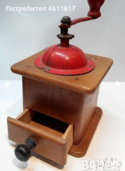 Стара ръчна дървена кафемелачка, снимка 1