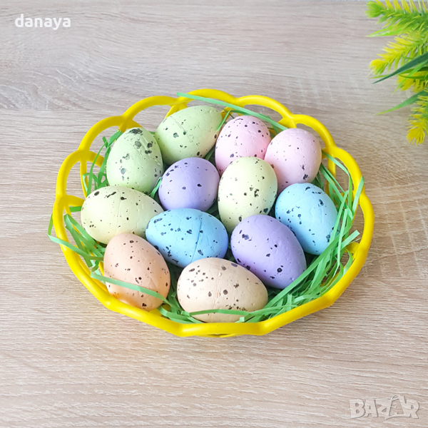 2836 Малко великденско панерче с шарени яйца и тревичка, снимка 1