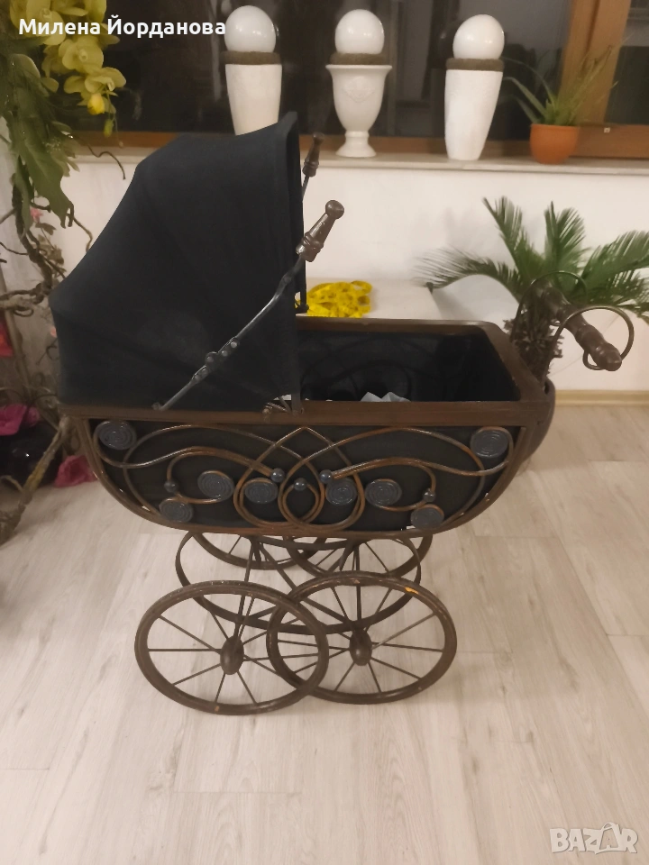 антикварна детска количка с нова кукла, снимка 1