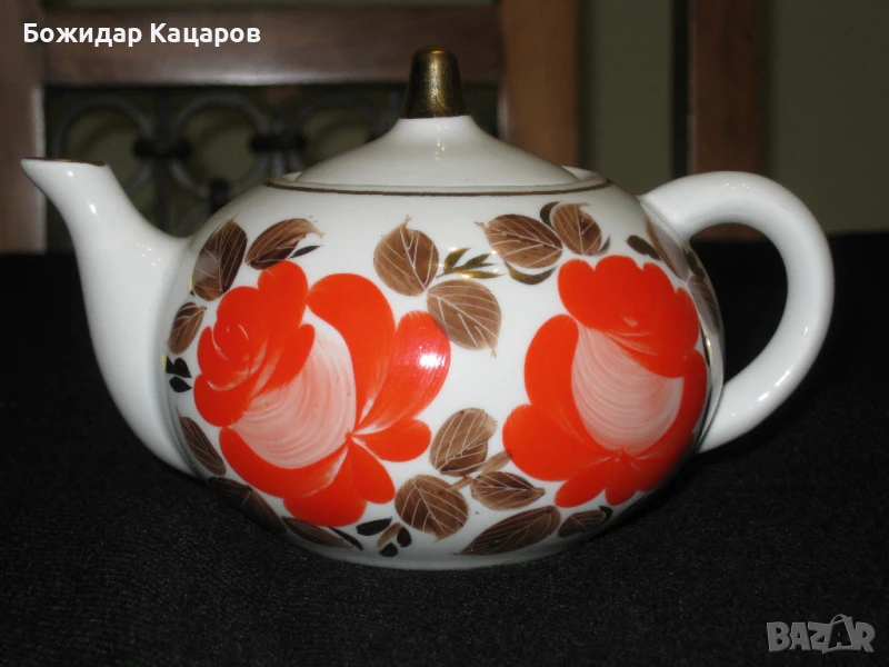 Красив, малък чайник. . Цена - 16 лева. Пращам по Еконт., снимка 1