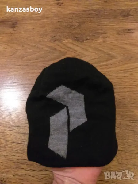 peak performance block hat - страхотна зимна шапка , снимка 1