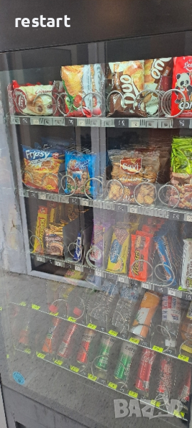вендинг автомат за храни и напитки , снимка 1