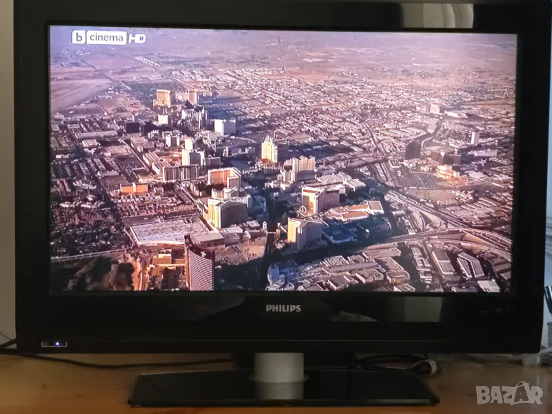 Телевизор Philips LCD 32'' - модел 32PFL5522D, снимка 1