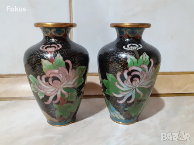 Cloisonne Клоазоне Чифт страхотни вази бронз клетъчен емайл, снимка 2 - Антикварни и старинни предмети - 50999283