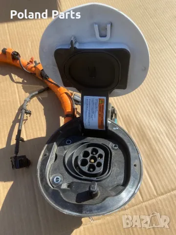 Букса за зареждане на Хюндай Йоник HYUNDAI IONIQ 91682-G2000 , снимка 2 - Части - 49456318