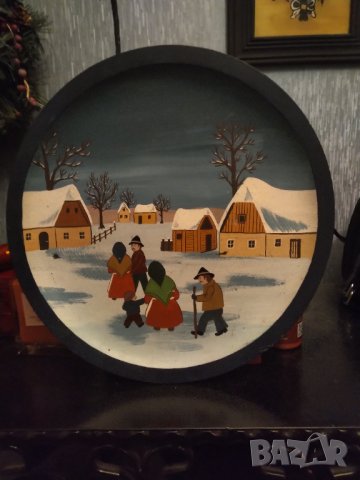 Дървена ръчно изработена и изрисувана чиния за стена 