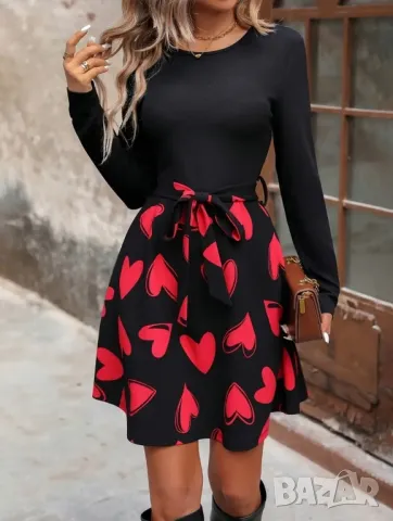 Кокетна рокля в черно, на сърца