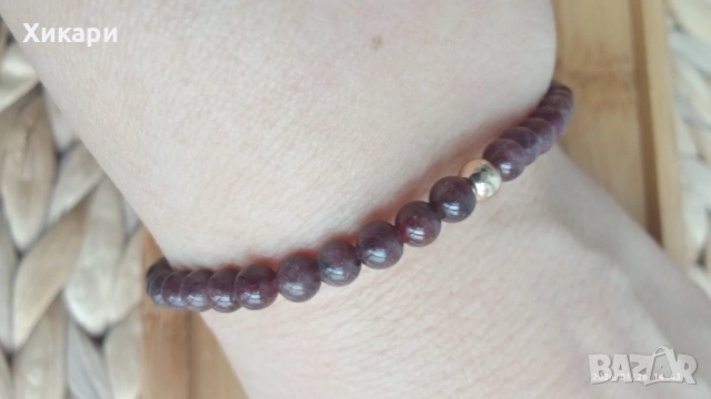 Масивни дървени гривни / Гривна от естествен гранат , снимка 16 - Гривни - 48376432