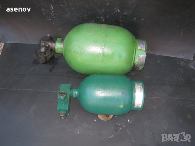 хидравличен акумулатор