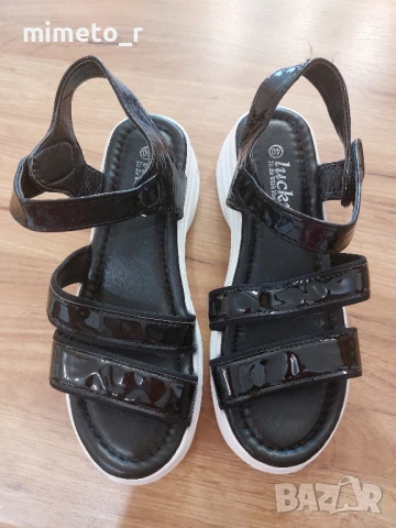 Дамски сандали