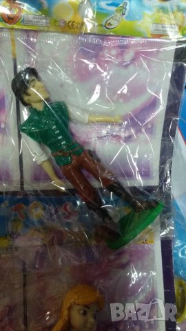 Фигурки за торта Рапунцел,Принца +коня му ,пазача и мащехата:), снимка 2 - Фигурки - 27963492