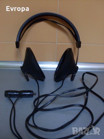 Стари професионални слушалки.