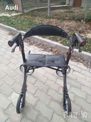 Проходилка ролатор изработена от карбон.  Марка. DRIVE Niro Carbon Изключително лека тежи само 6.3кг, снимка 9 - Ролатори - 48922846