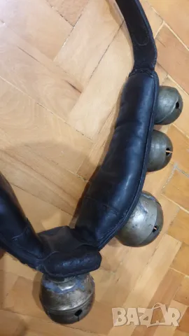 Стар конски гердан с големи звънци- орехчета, снимка 7 - Антикварни и старинни предмети - 47453942