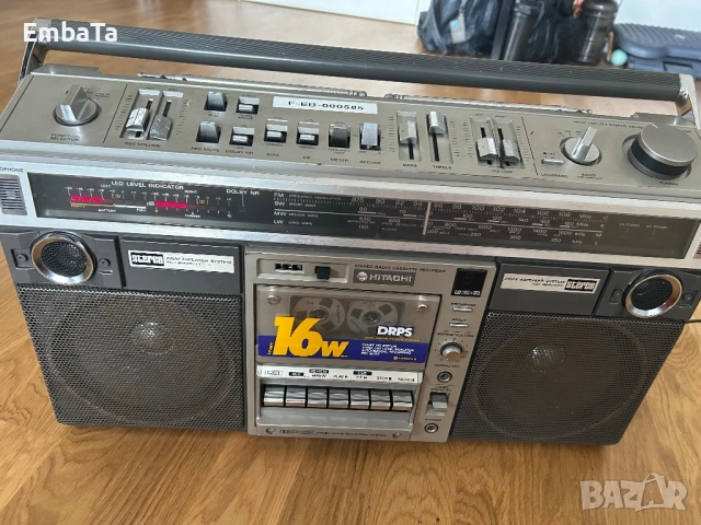 Hitachi TRK 8190E радио касетофон