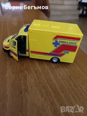 Количка WELLY MERCEDES-BENZ SPRINTER AMBULANCE 1:40, снимка 9 - Колекции - 52674862